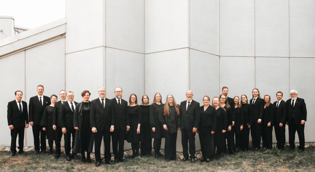 Harjun kamarikuoron laulajia.