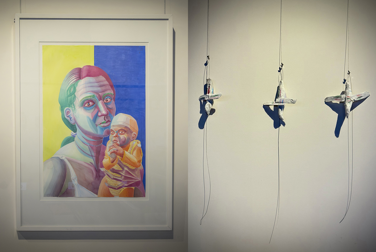 Yhdistelmäkuvassa kaksi teosta. Toisessa teoksessa äiti ja lapsi, toisessa linnun kaltaisia hahmoja.