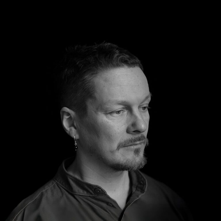 Taiteilija Juhana Moisander.