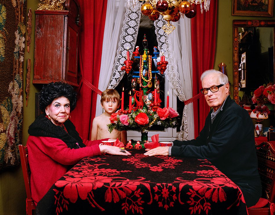 Aila Mäki, Aatos Mäki and Pentti Mäki, 2015 (Kuuluu moniosaiseen valokuvateokseen Neljä sukupolvea, kaksi sukupuolta, yksi kuolema).